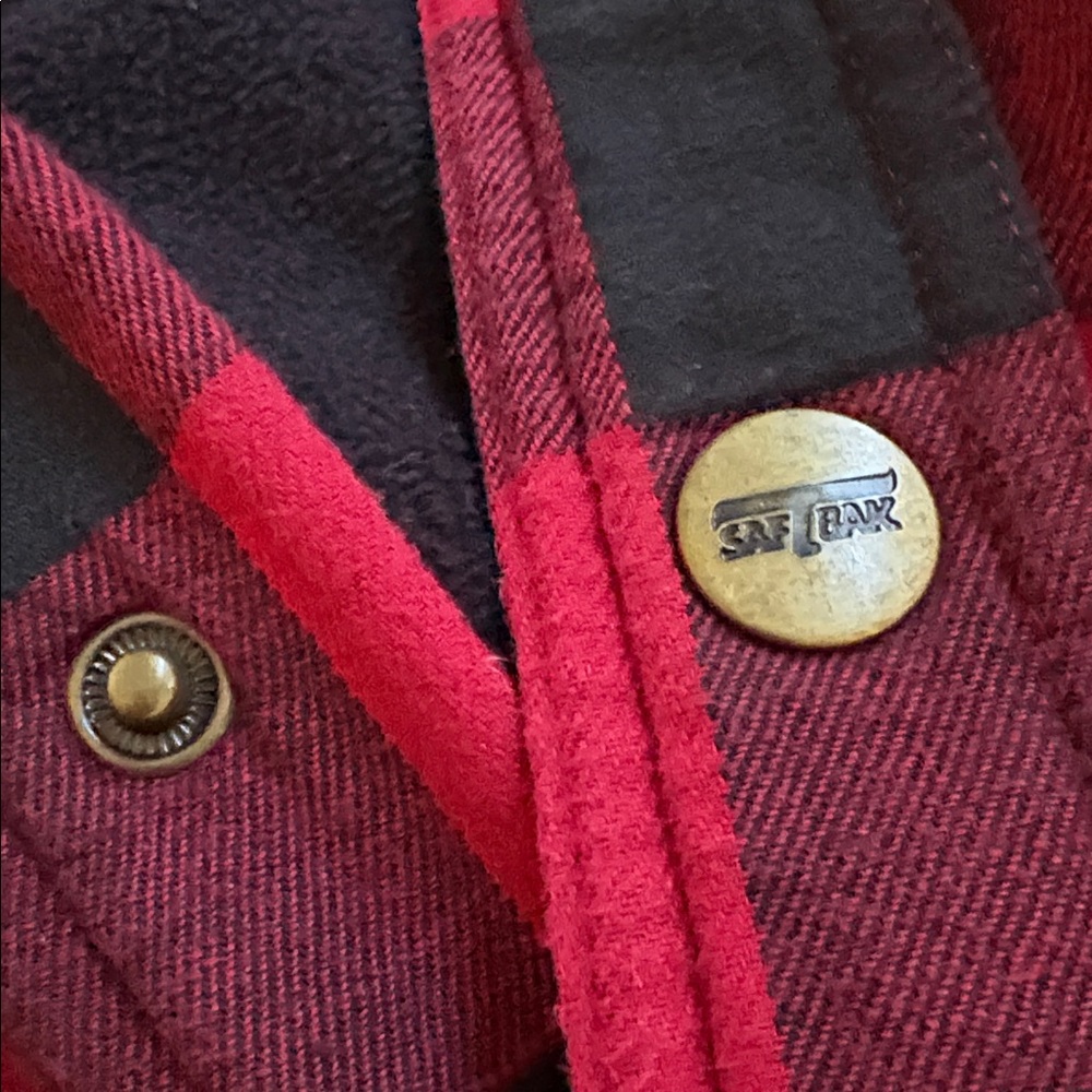 SafTbak men’s lined plaid jacket. It’s vintage, well made w/brass snap buttons. - Picture 4 of 5